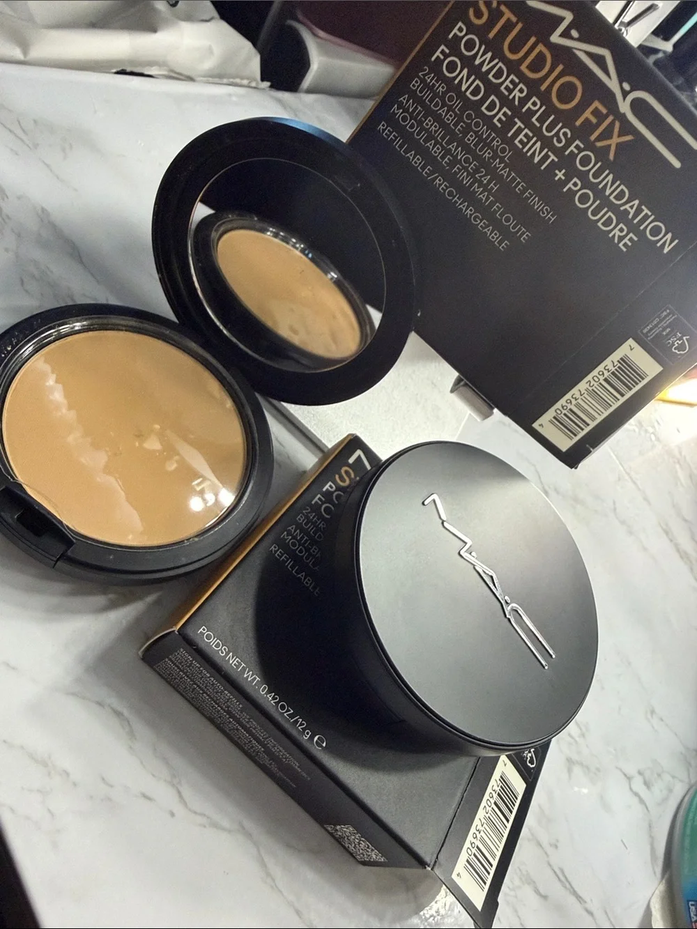 MAC Studio Fix Powder Plus Foundation NC20 - Black & Tan Packaging